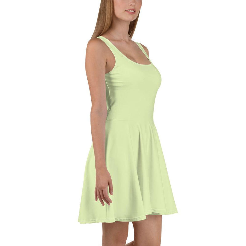Dress - Light Green with a flowing skirt - Rozlar